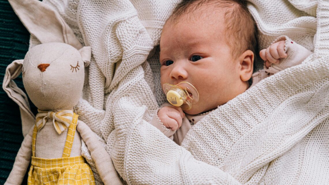 Os Primeiros 30 Dias do bebê: O que Esperar e Como se Preparar