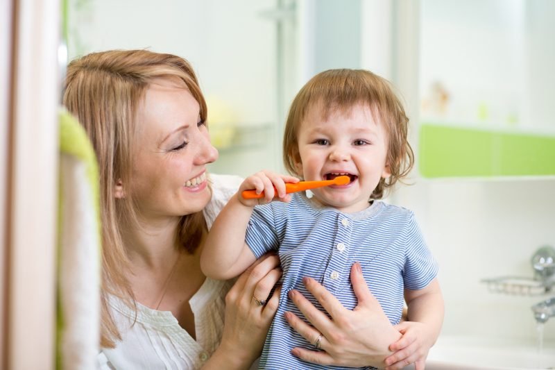 Cuidados com os primeiros dentes do bebê