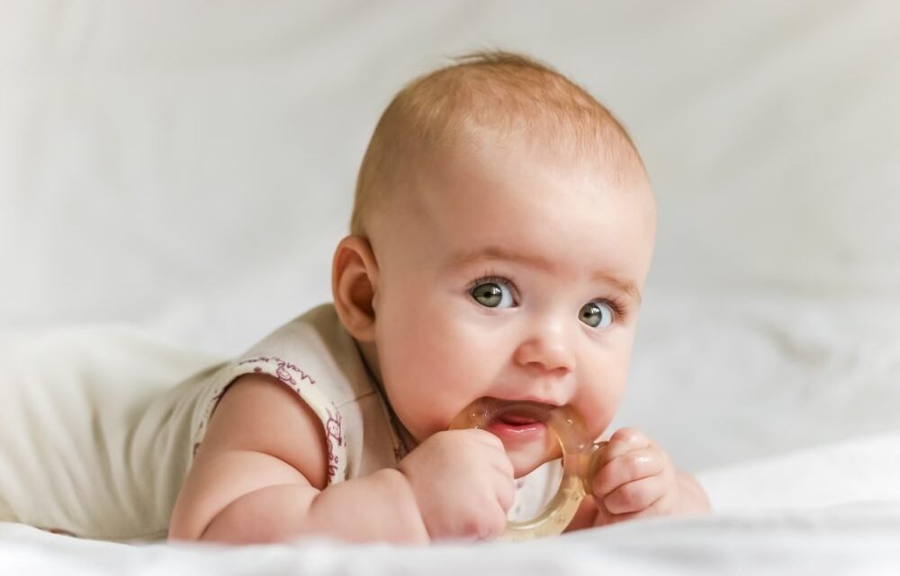 Quando os dentes do bebê começam a nascer?